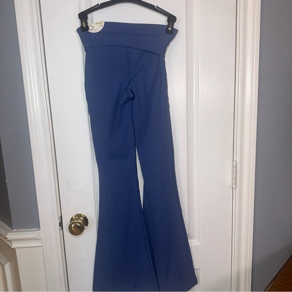 Offline By Arie Foldover‎ Low Rise Flare Pants Size Small Short Color Blue - Picture 6 of 8